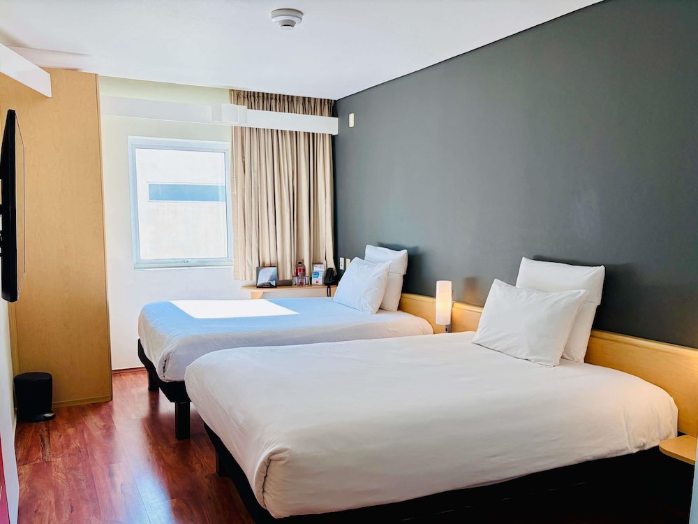 Ibis Monterrey Valle 14/50