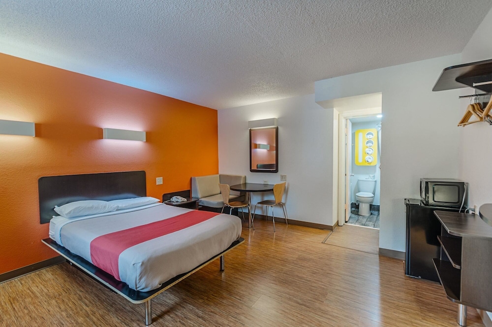 Motel6 Winchester, VA 8/41