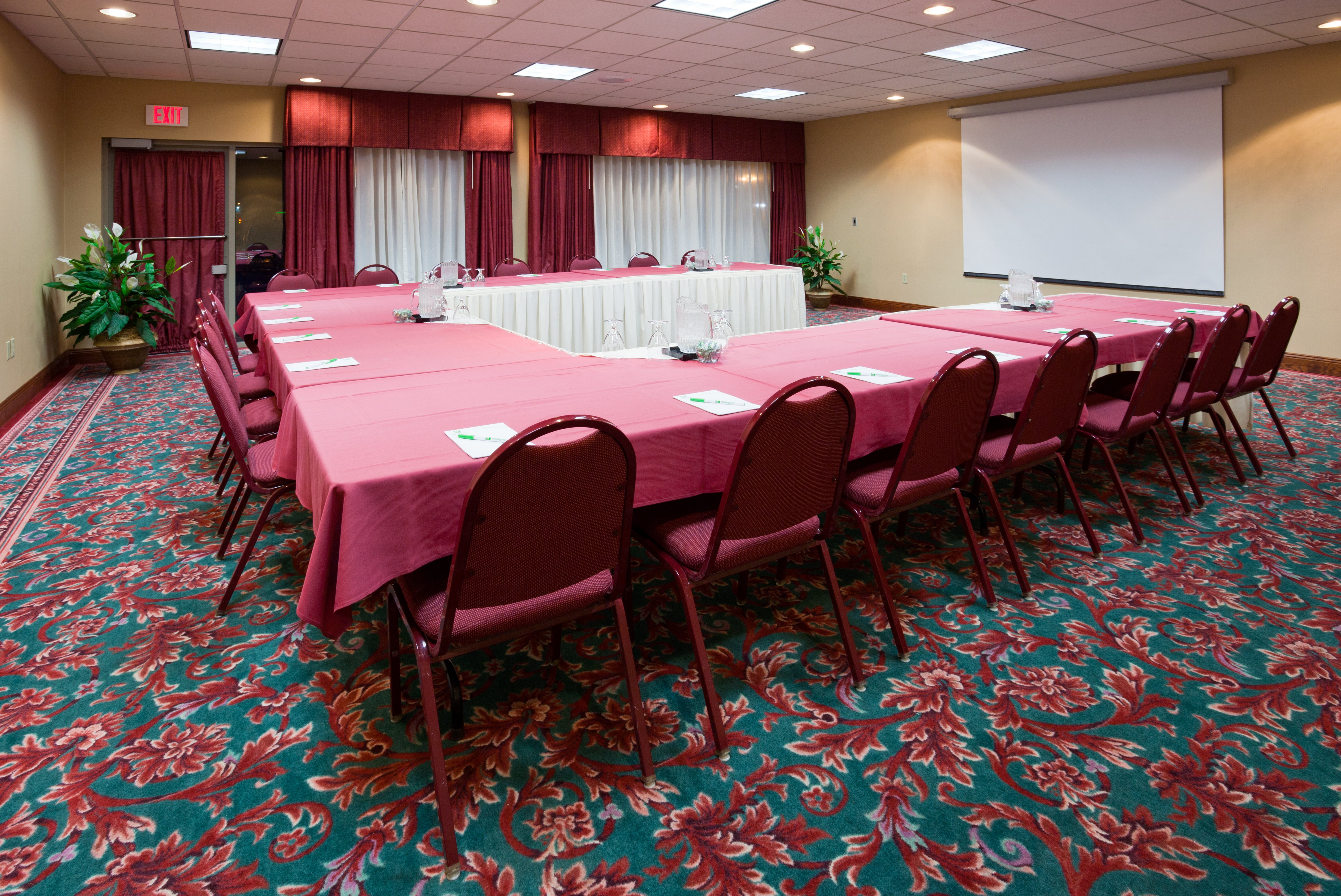 Holiday Inn Hotel Suites Wausau Rothschild 51/57