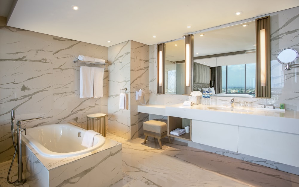 Swiss-Belhotel Solo 23/57
