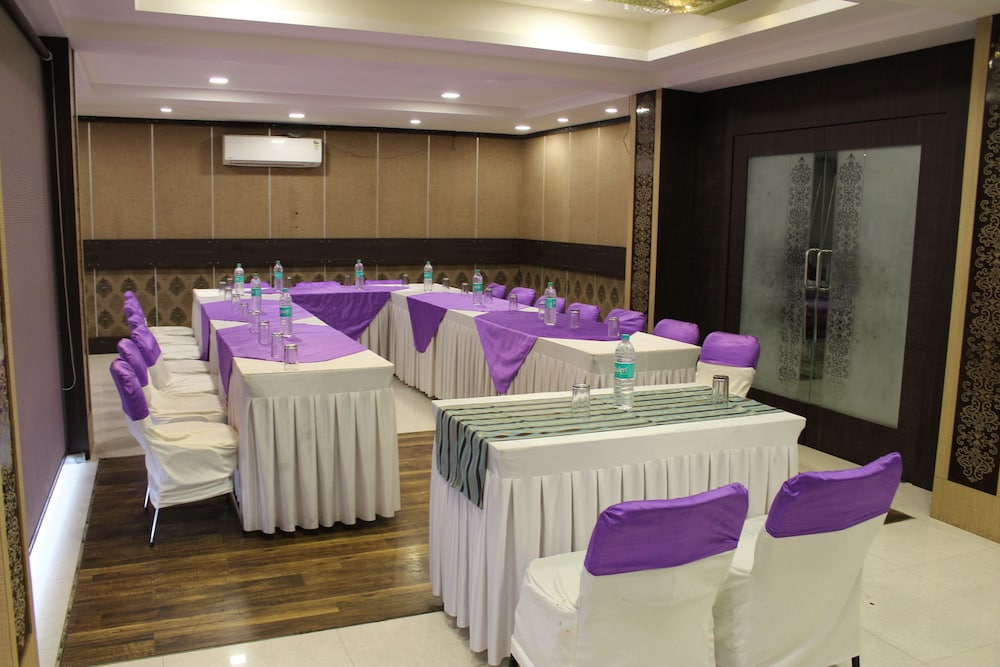 Hotel Samrat 26/45