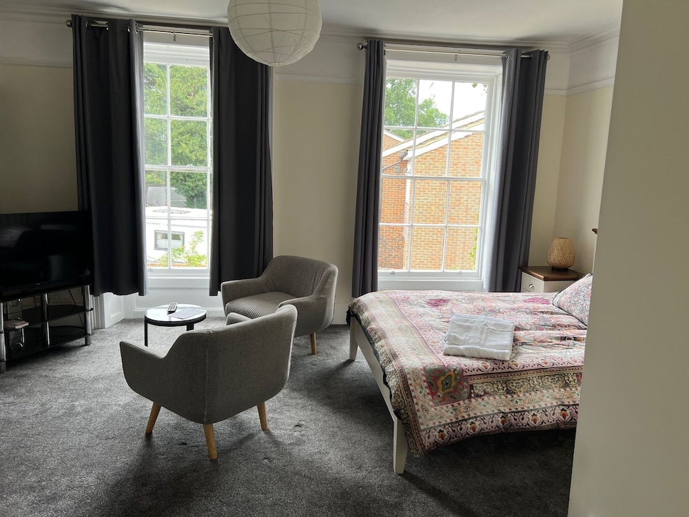 Harmondsworth Hall Guest House Heathrow 5/27