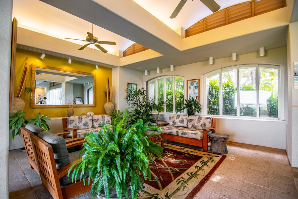 Palms at Wailea Maui by OUTRIGGER 3/77