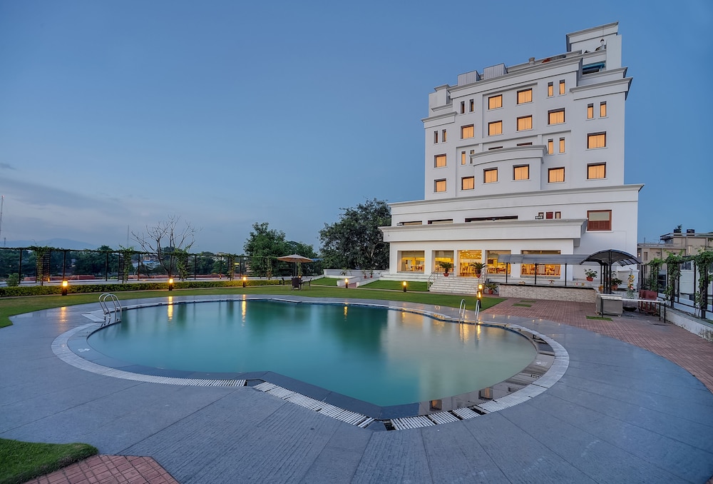 ROYAL SAROVAR PORTICO 1/35