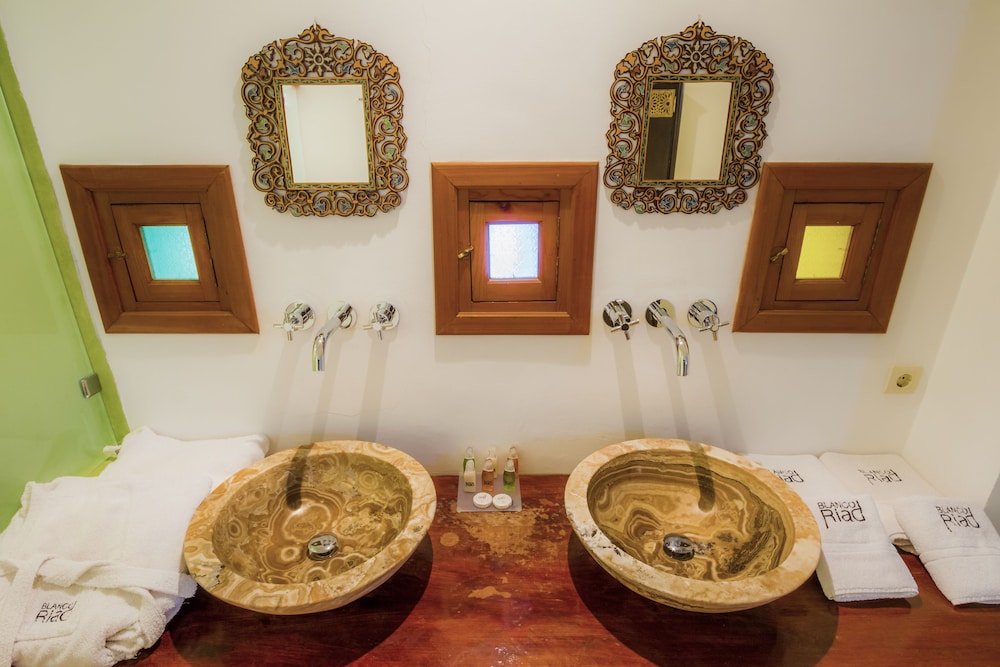 Hotel Blanco Riad 26/45