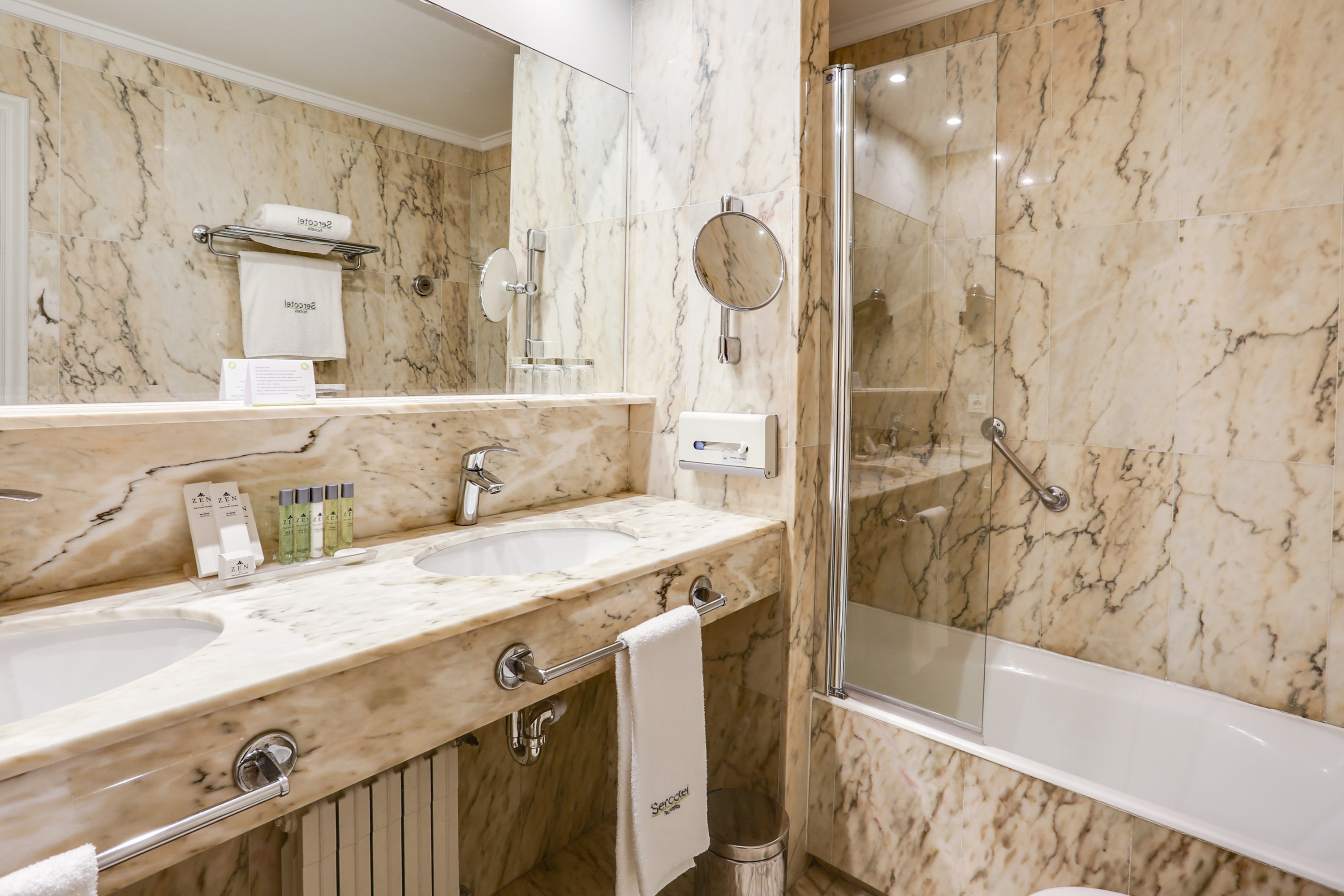 غرفة كلاسيكية بسرير مزدوج أو سريرين منفصلين، Sercotel Europa San Sebastian 4/4