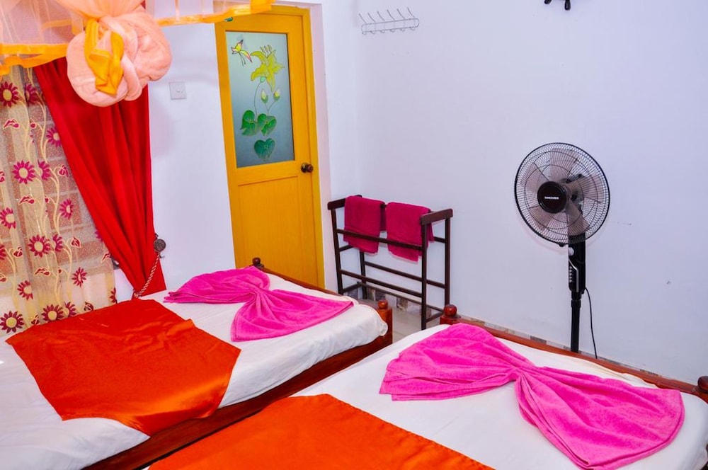 Rock Cascade Home Stay 20/50