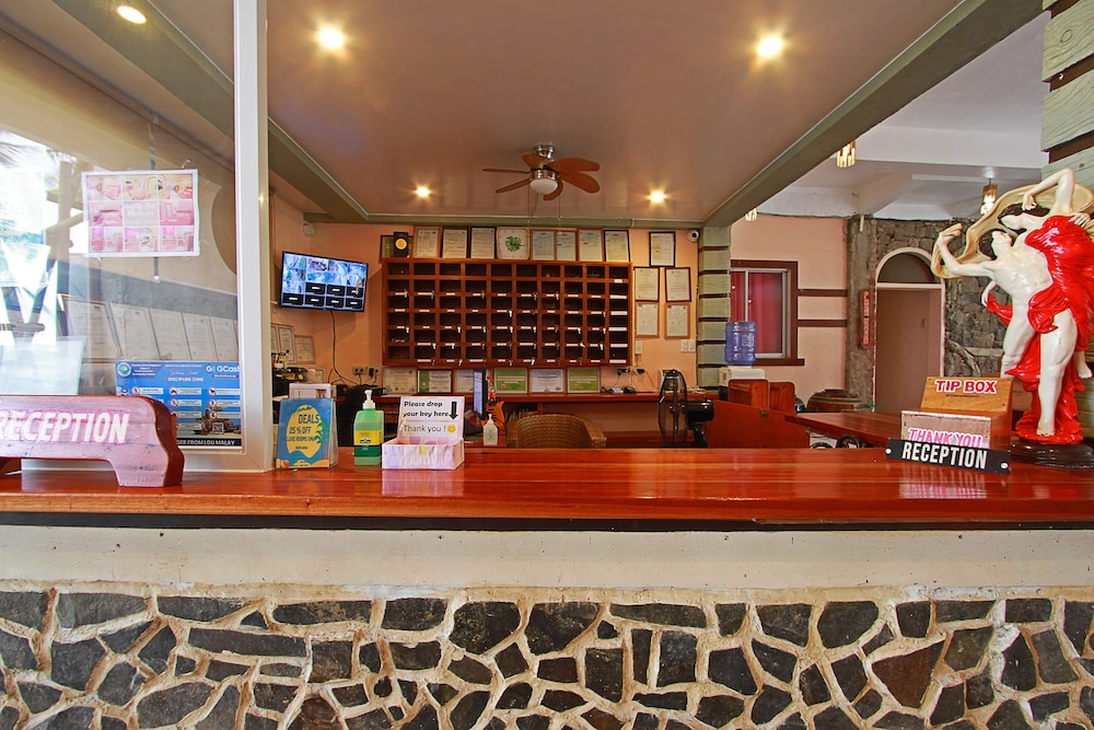 Nigi Nigi Too Beach Resort 7/61