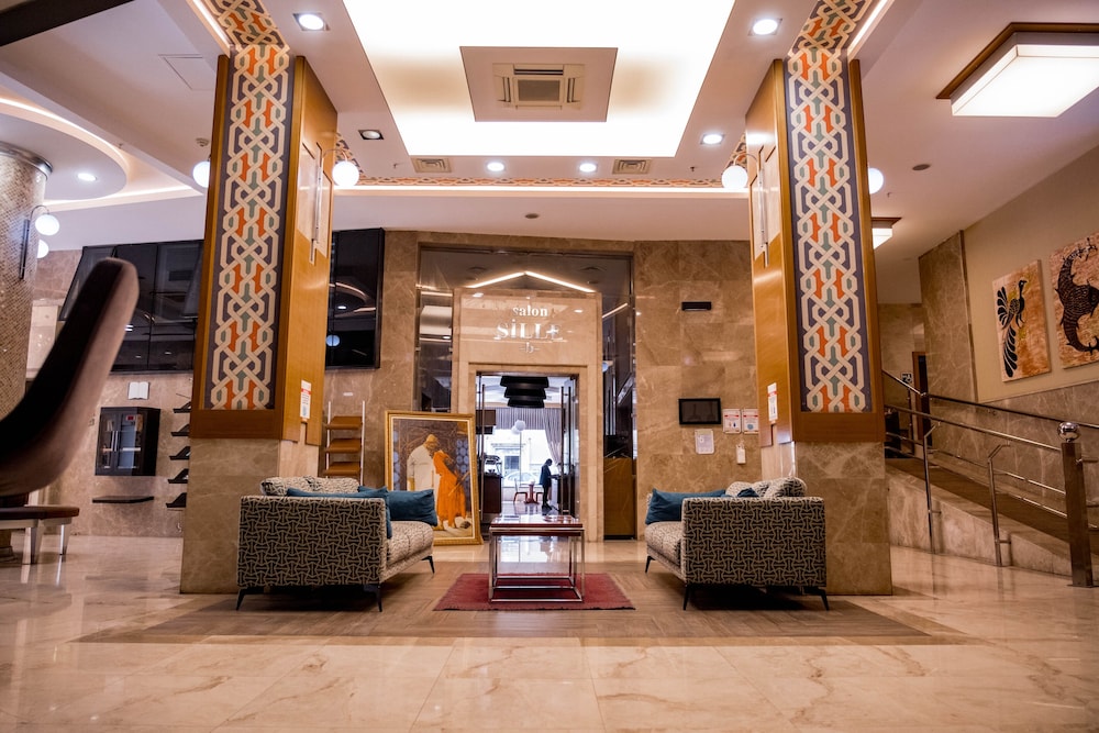 Selcuk Hotel Sems I Tebrizi 72/93