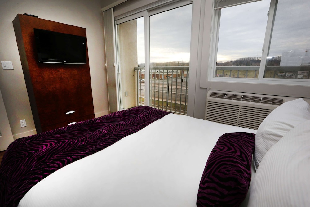 Baymont by Wyndham Fort McMurray 10/38