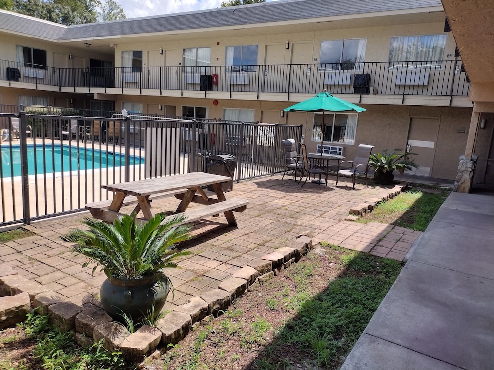 Capital O Hotel Richmond Hill/Savannah area I-95 43/48