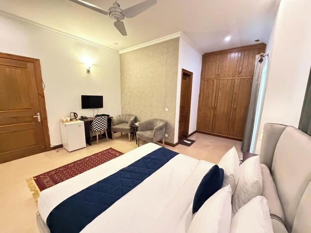 Rhodium Elite Hotel 24/56