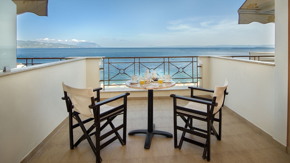 Ilia Mare Hotel 36/48