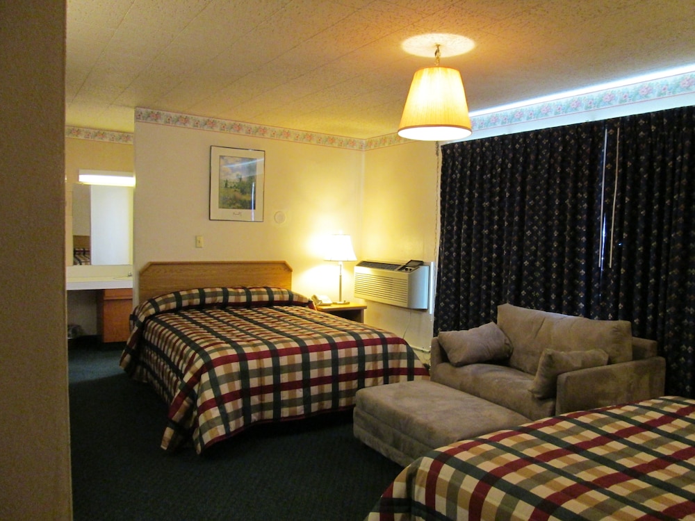 Town House Motel Inc 23/33
