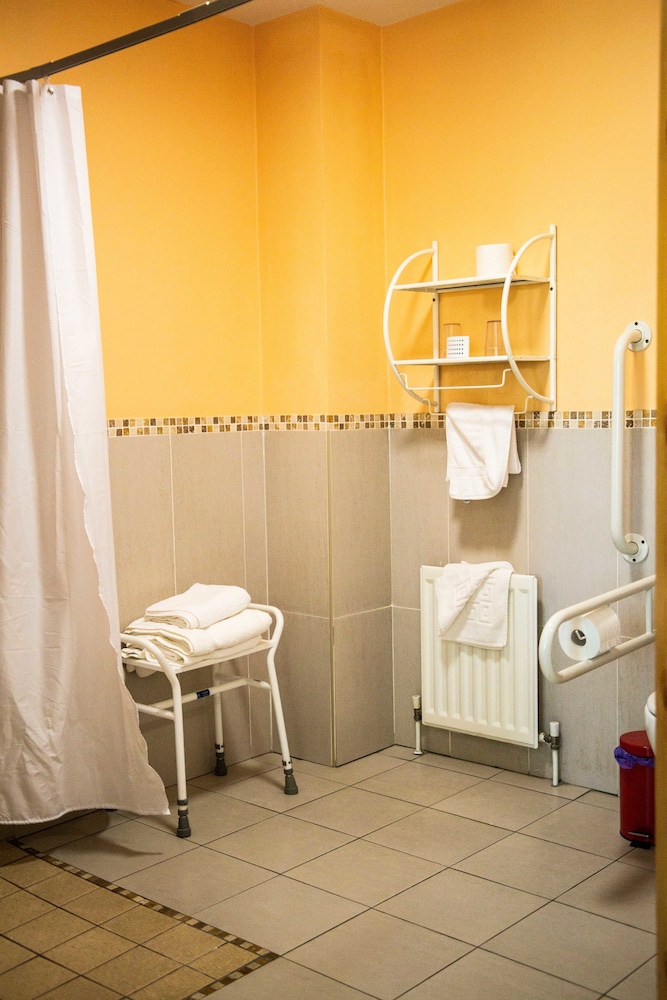 Groarty House Manor B B 65/65