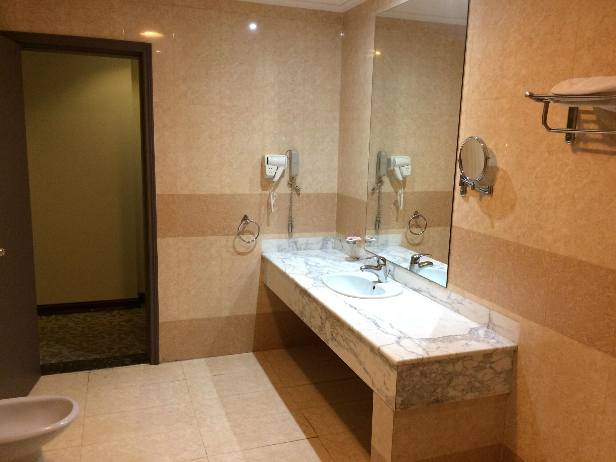Imperial Suites Hotel 31/32