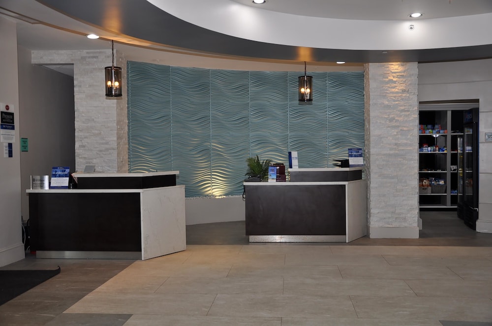 Delta Hotels by Marriott Jacksonville Deerwood 5/52