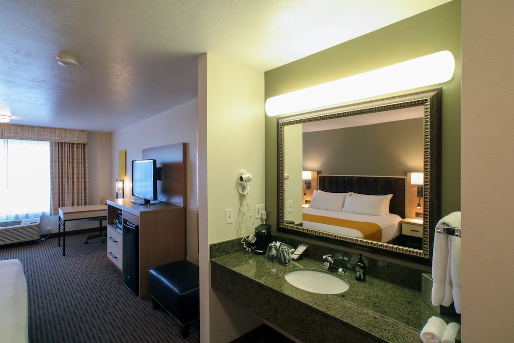 Oxford Suites Spokane Valley 38/64