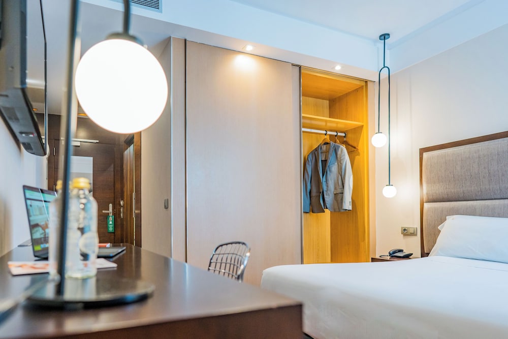 Compostela Hotel 36/61