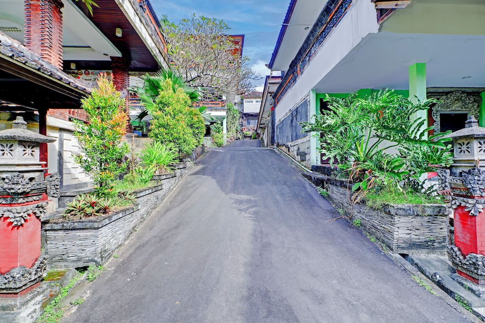 Collection O Bali near Terminal Ubung formerly Batukaru Garden Hotel 76/89