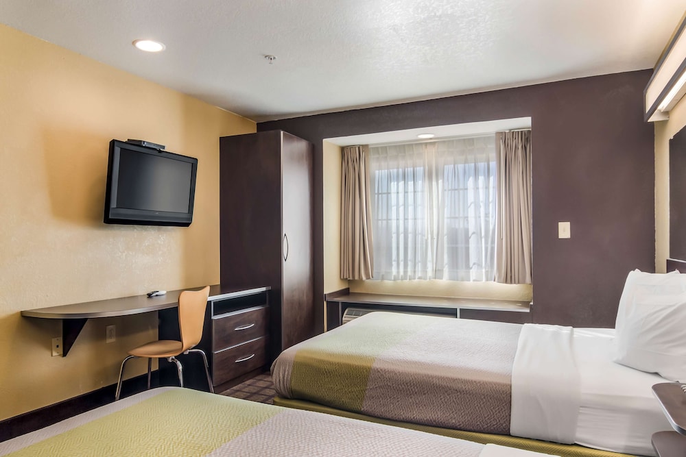 Motel6 Canton GA 30/52