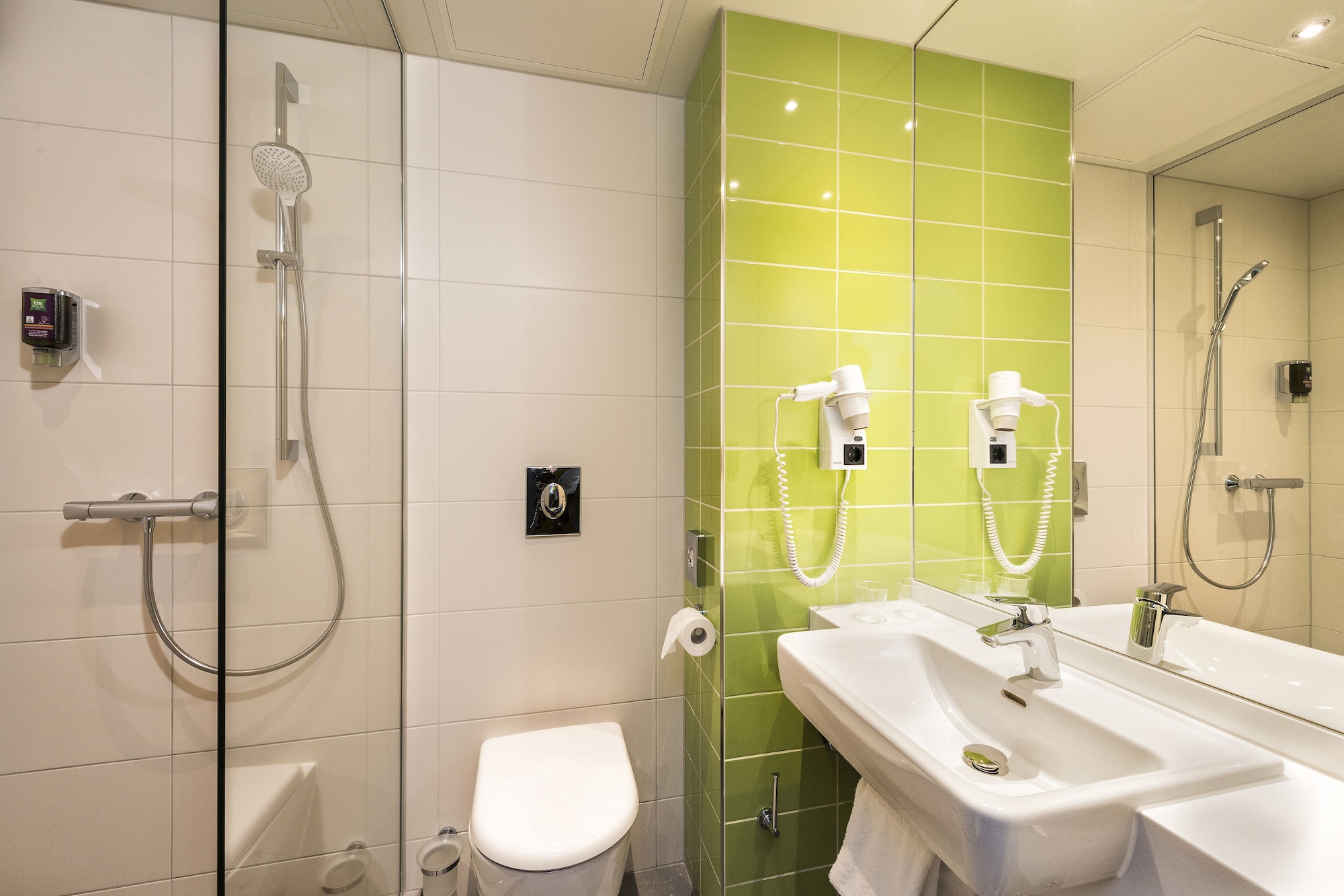 غرفة قياسية بسرير مزدوج، Ibis Styles Stuttgart Vaihingen 5/7