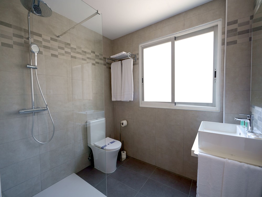 Hostal Anna Benidorm 28/34