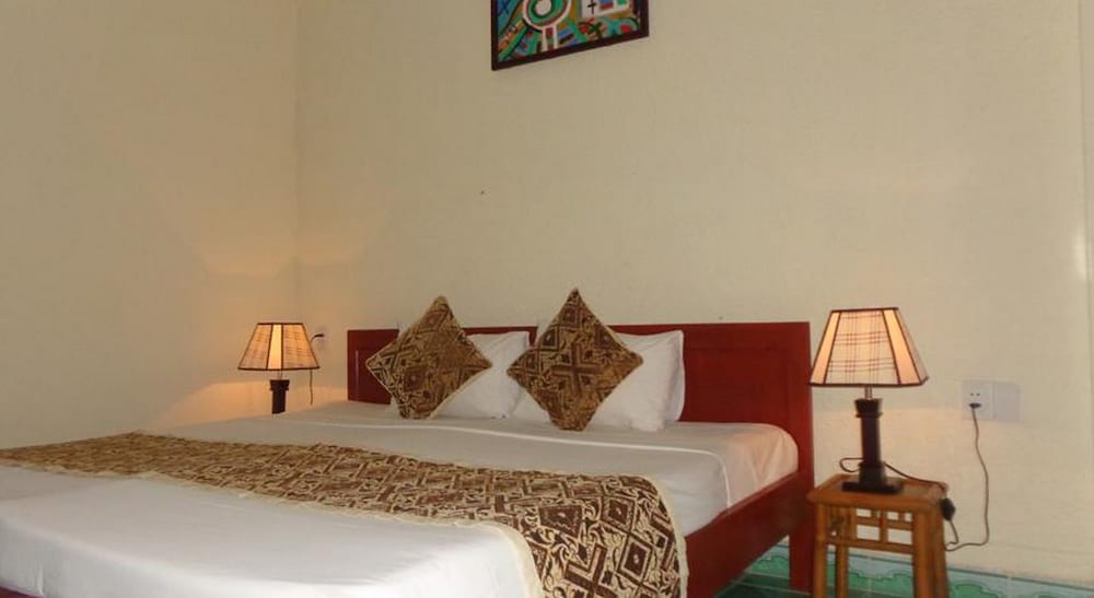 DELUXE, DOUBLE BED