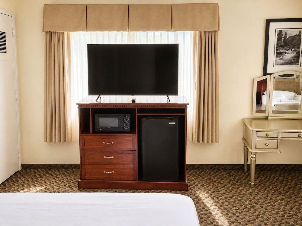 The Montcler Hotel & Conference Center 11/69