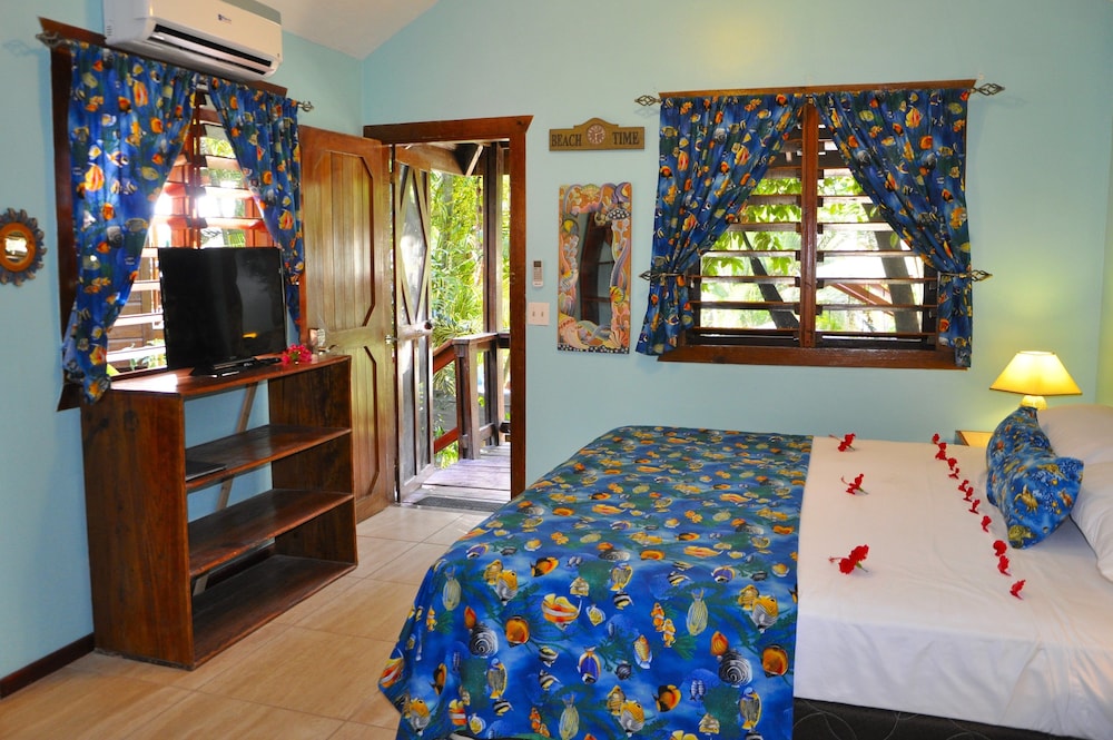 West Bay Lodge 22/72
