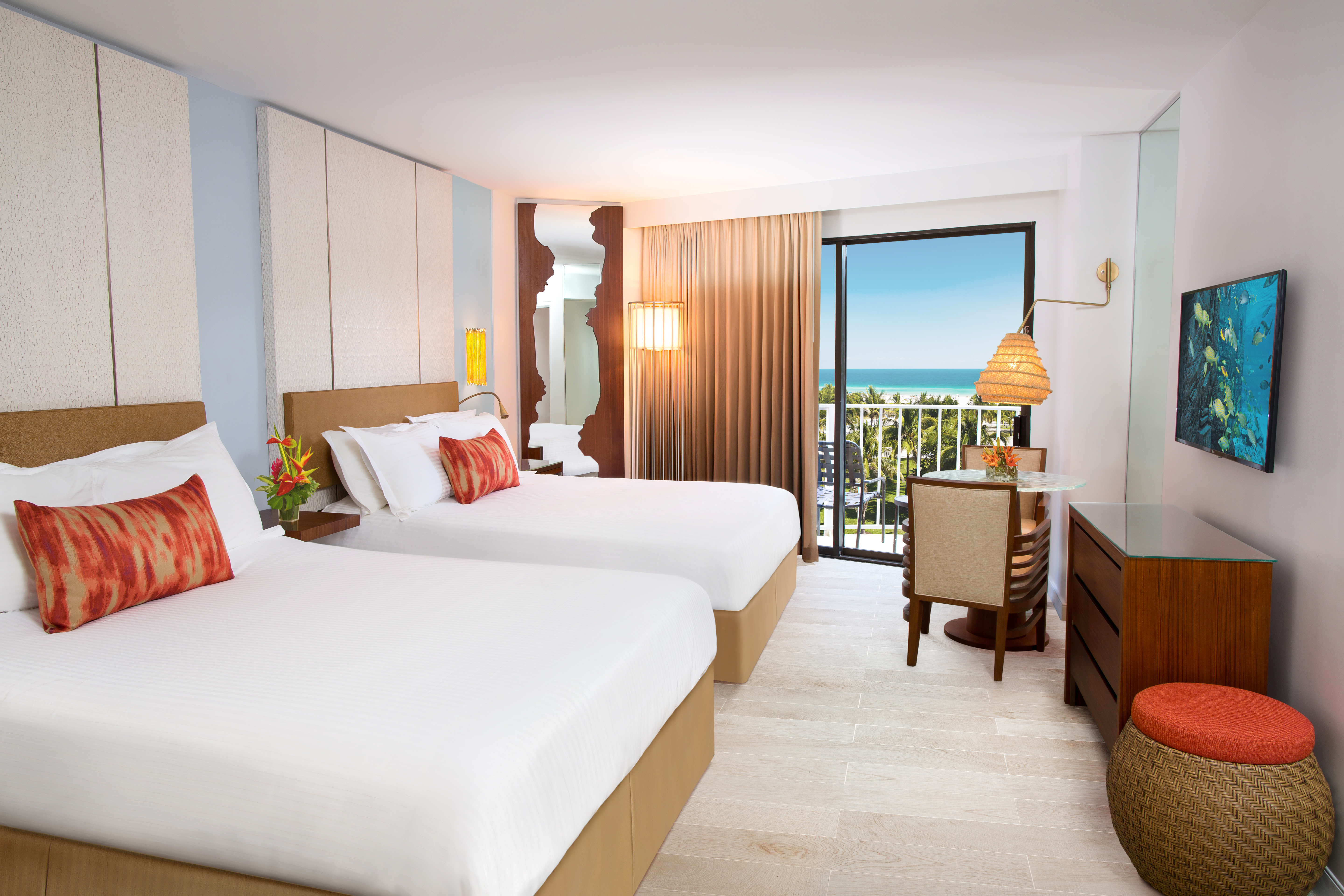 Deluxe, 2 Queen Beds, Water View