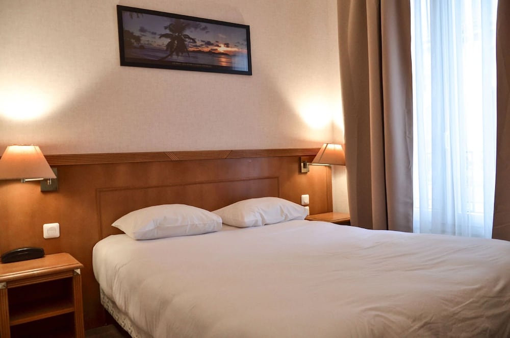 HOTEL DE LA PERDRIX ROUGE 25/71
