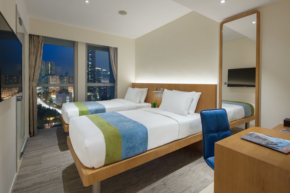 Summit View Kowloon 5/17