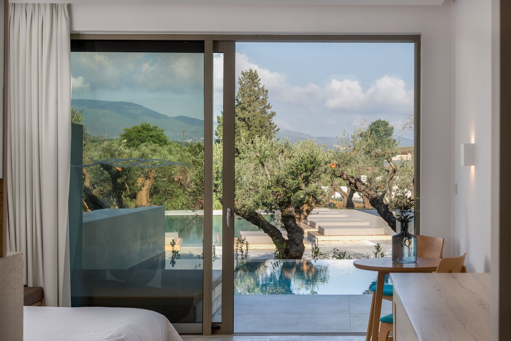Tsamis Zante Suites 58/86