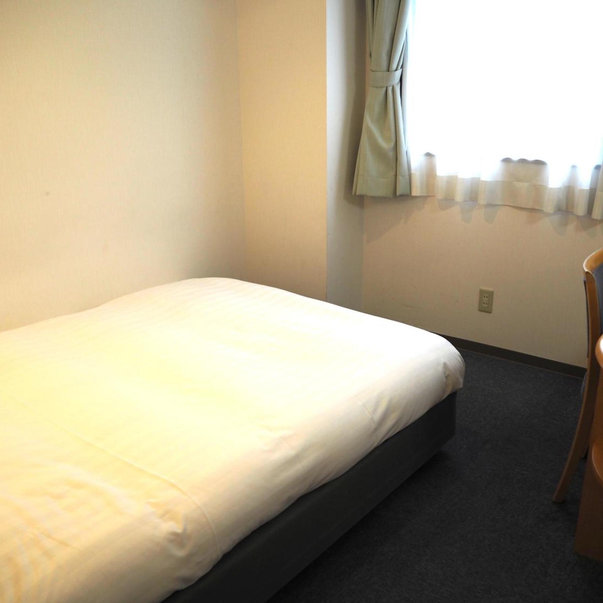 ROOM, DOUBLE BED, SMOKING