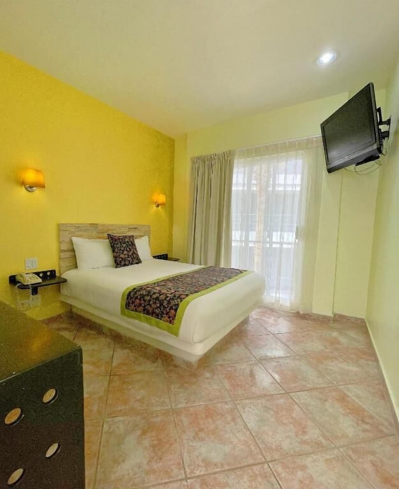 Seven Crown Express & Suites by Kavia 16/50