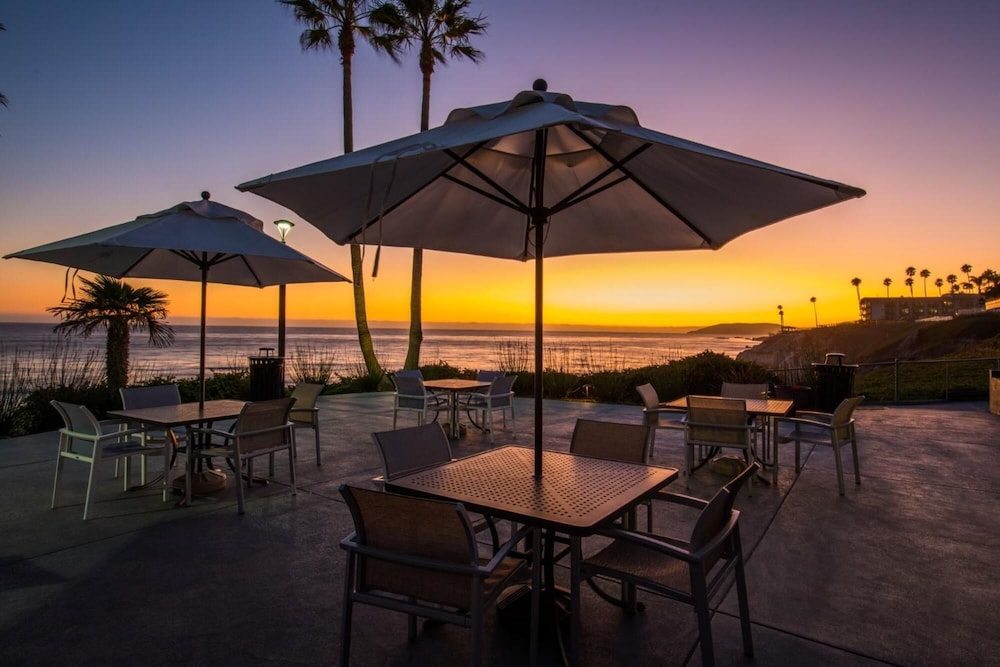 SeaCrest Oceanfront Hotel 7/70