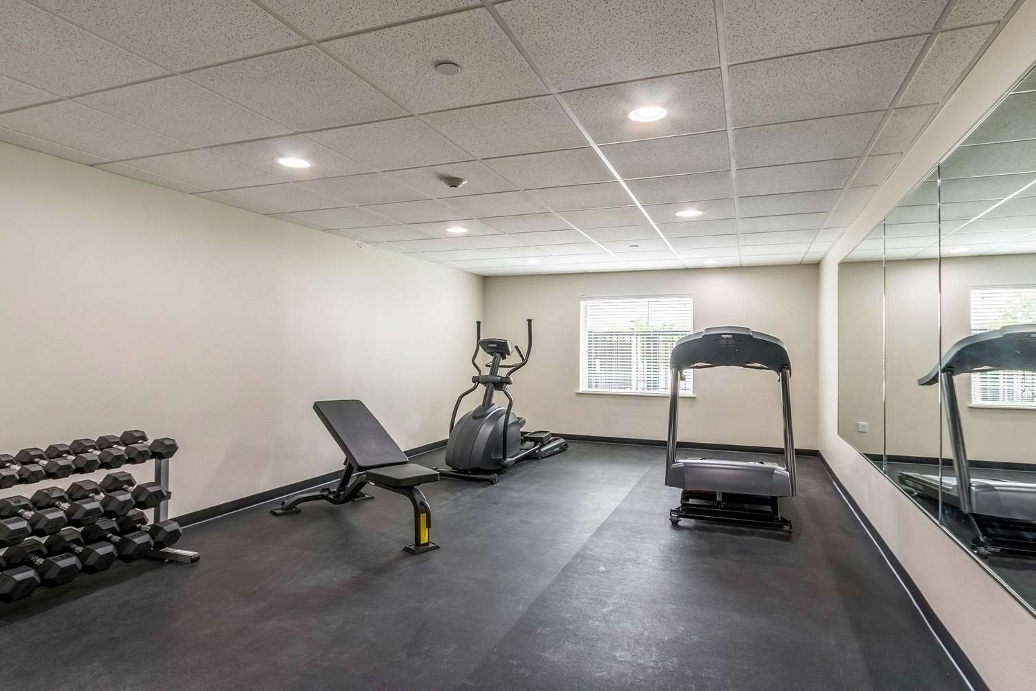 Sleep Inn and Suites College Station Area 24/46