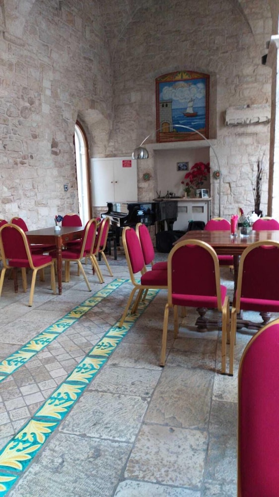S. Martin Hotel 35/50
