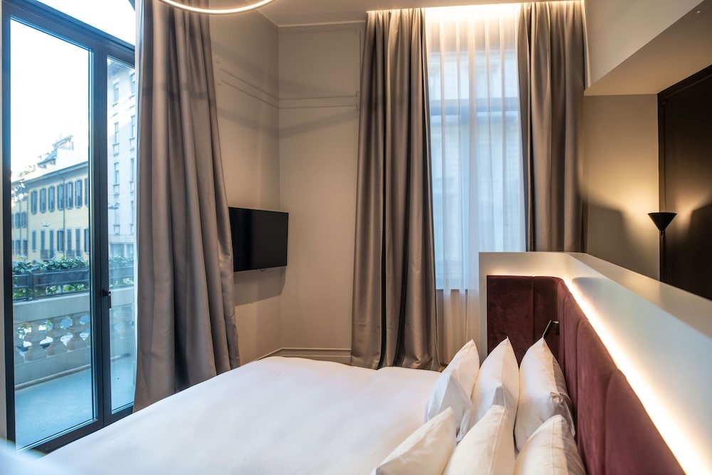 Radisson Collection Hotel, Palazzo Touring Club Milan 34/73