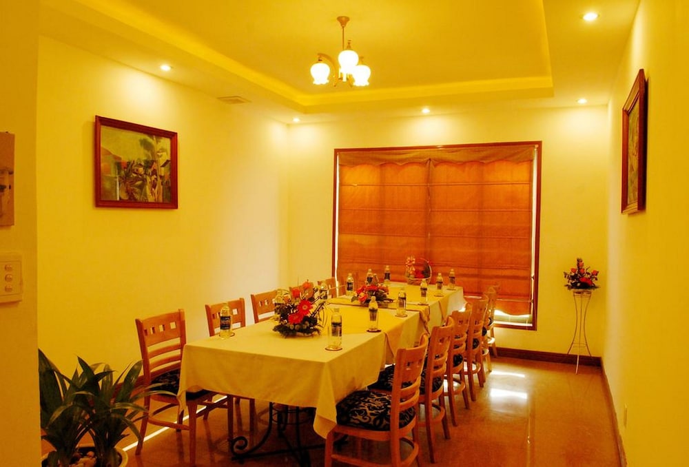restaurant cafeteria