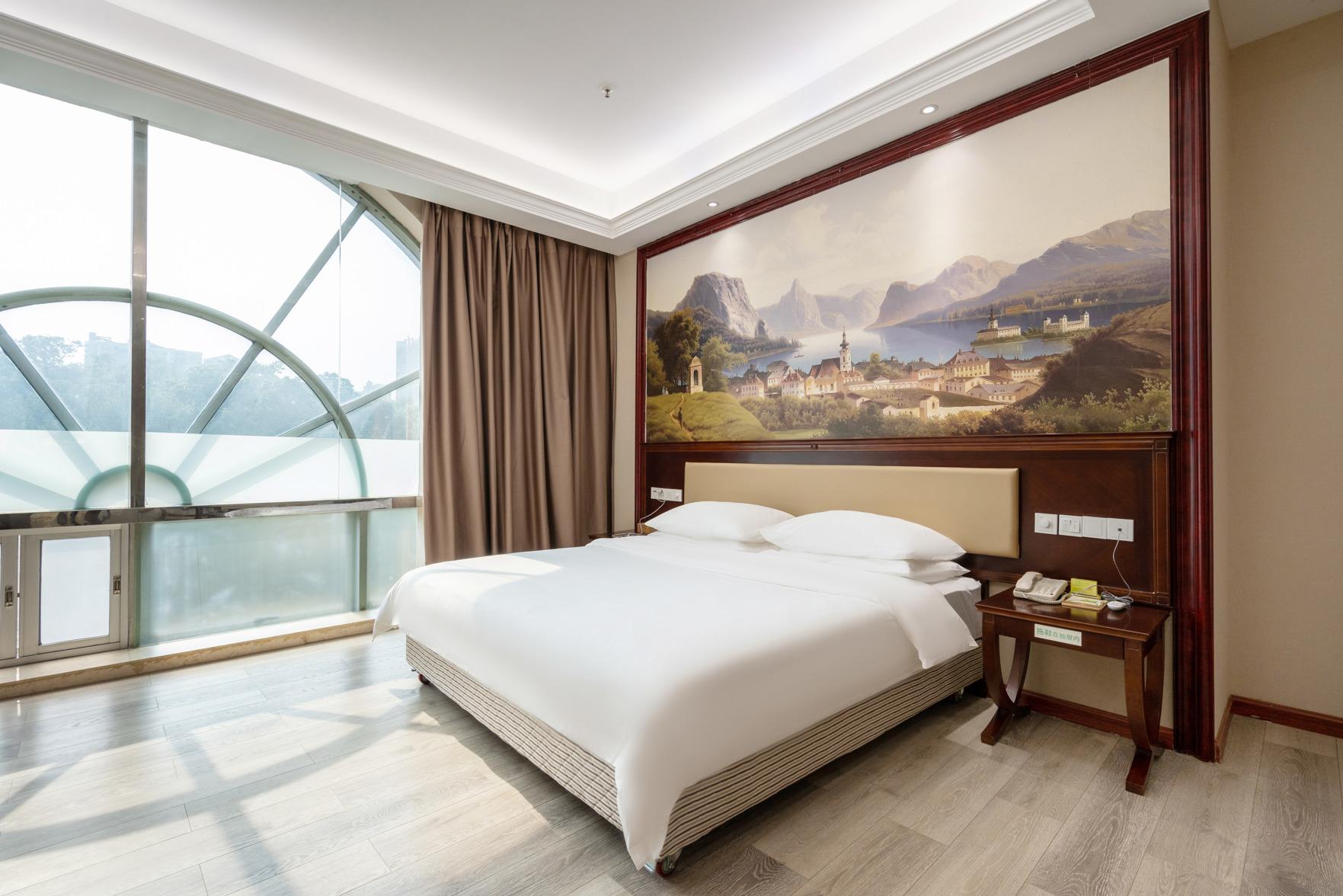Vienna Hotel Guangzhou Shaheding Metro Station Branch 24/48