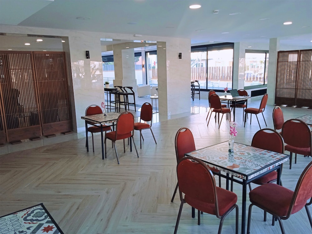 Hotel 153 52/71