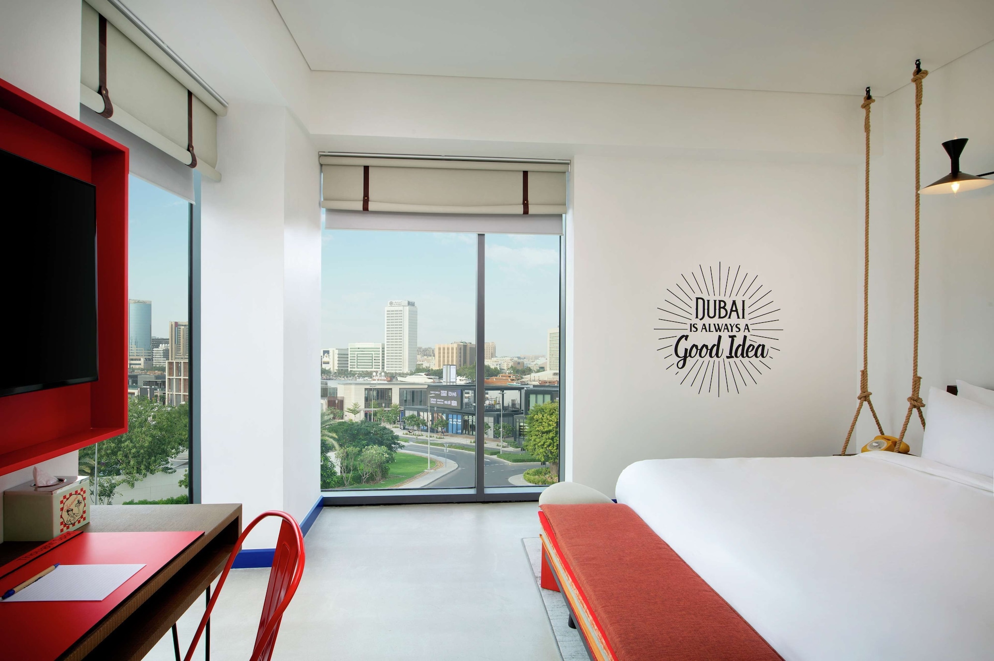 ROOM, KING BED, CITY VIEW