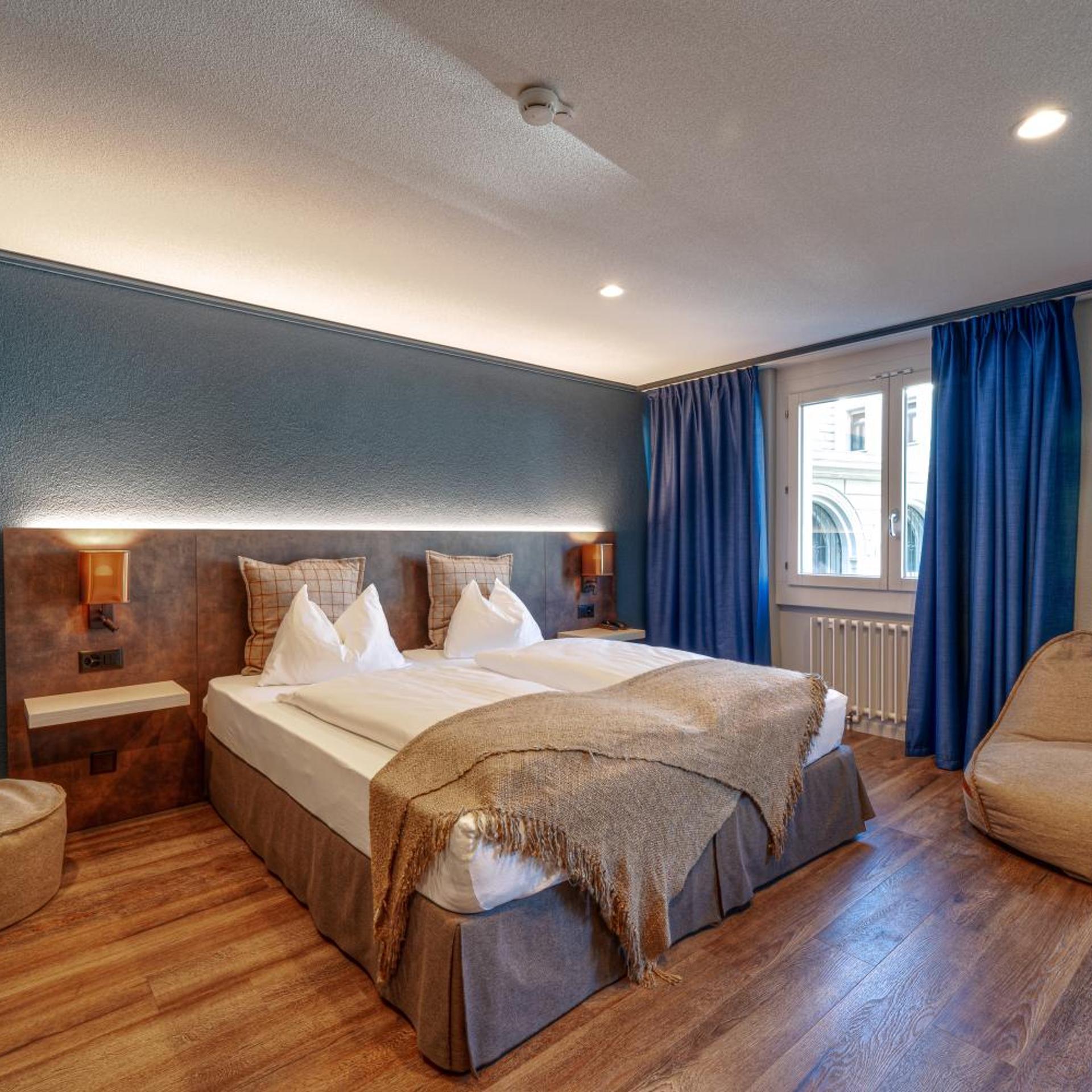 Room, Triple