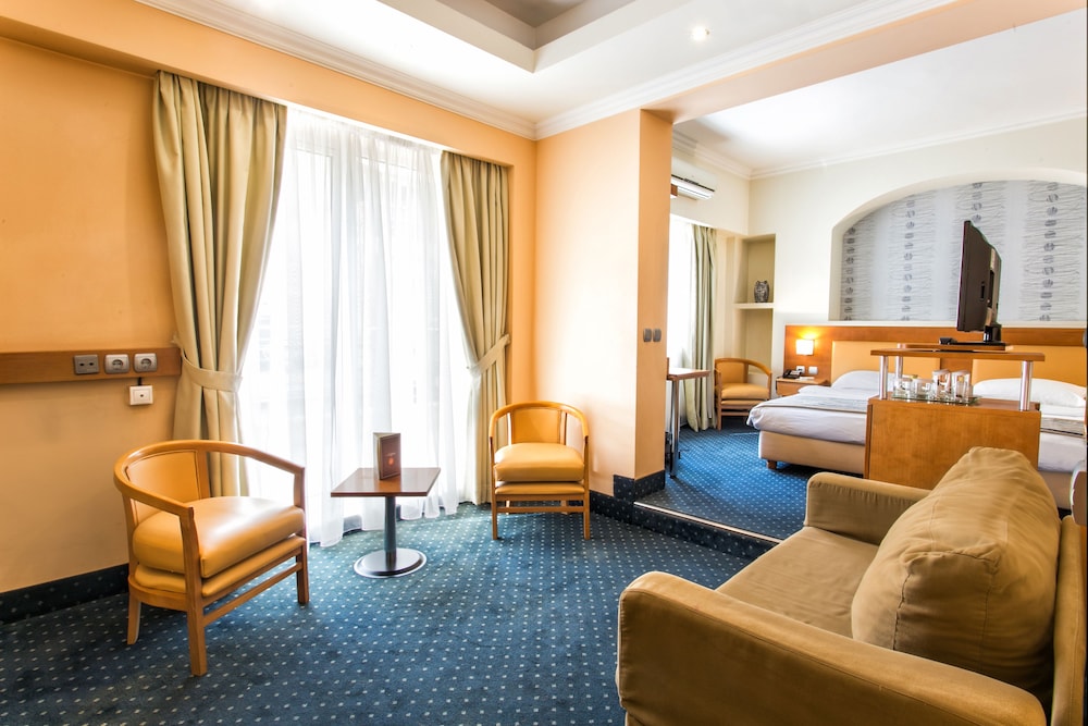 Athens Cypria Hotel 37/47