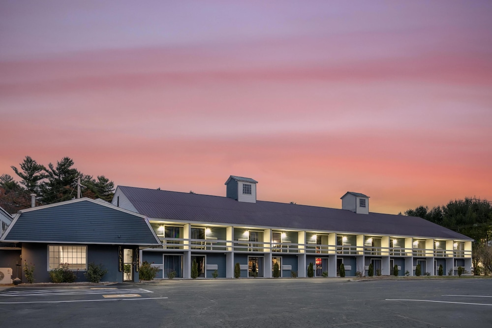 Yankee Clipper Inn, SureStay Collection by Best Western 2/50