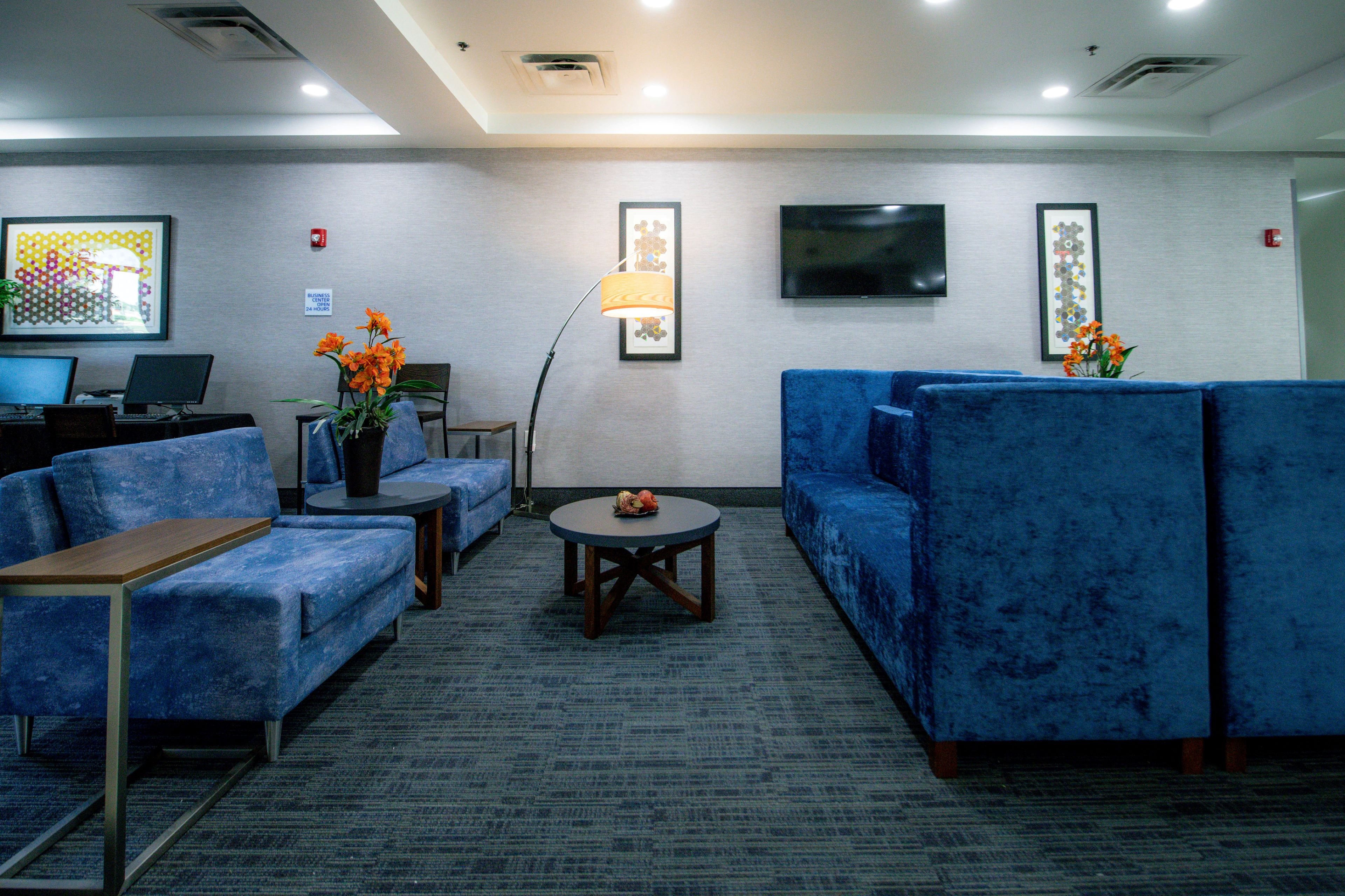 Holiday Inn Express Hotel And Suites Kansas City Grandview 48/64