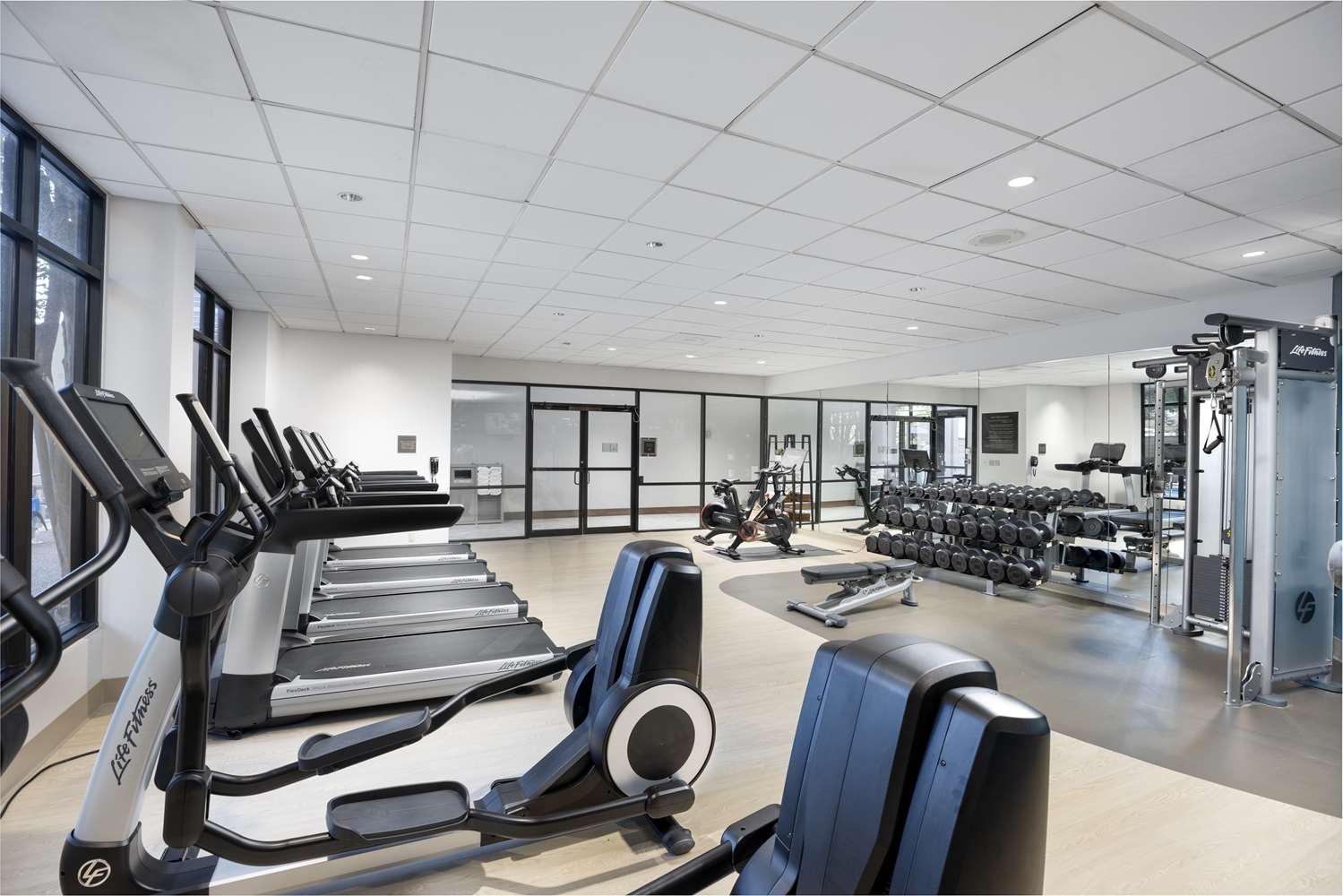 Doubletree By Hilton Houston Medical Center Hotel And Suites 17/30