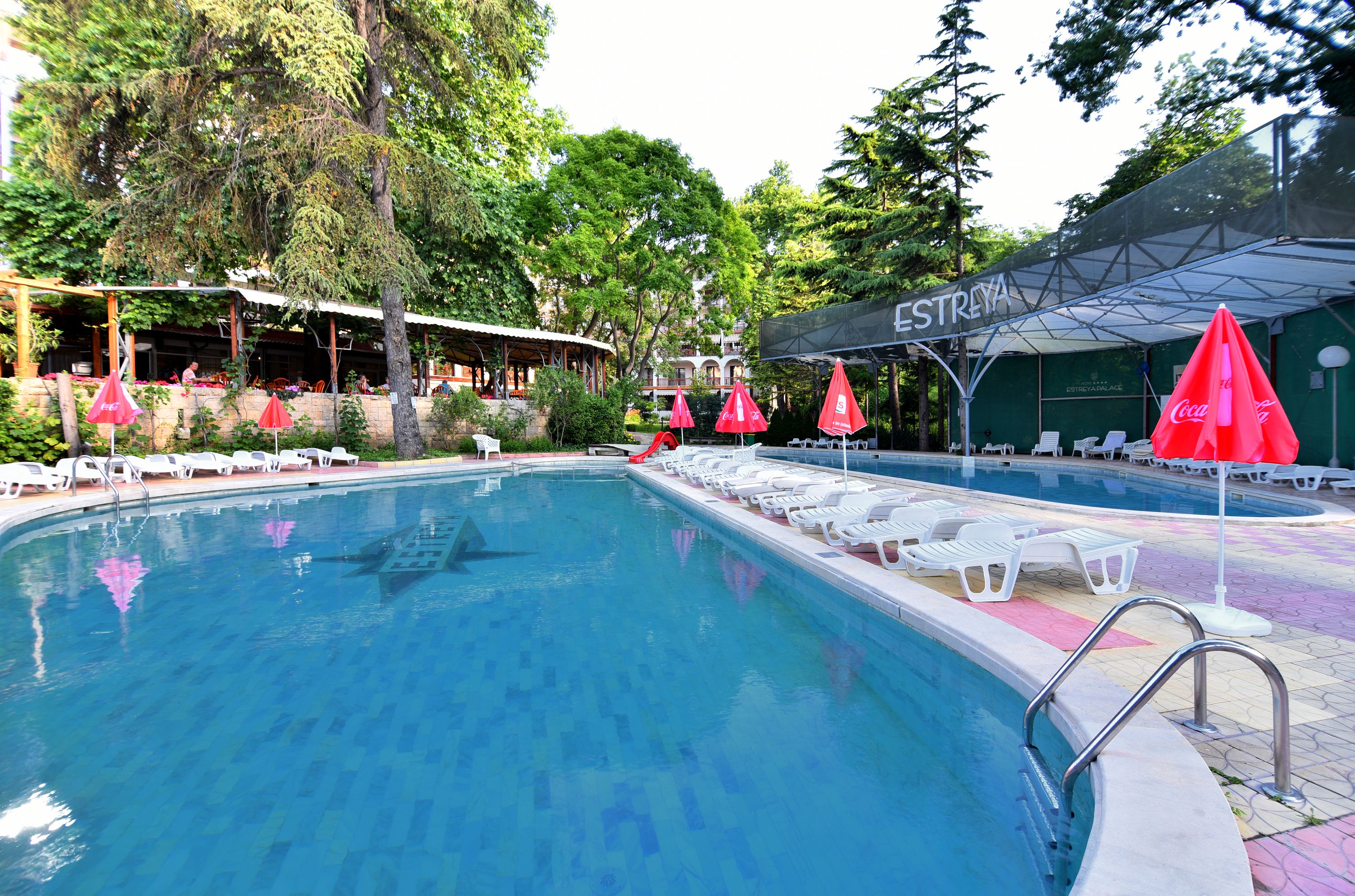 Estreya Palace 61/63